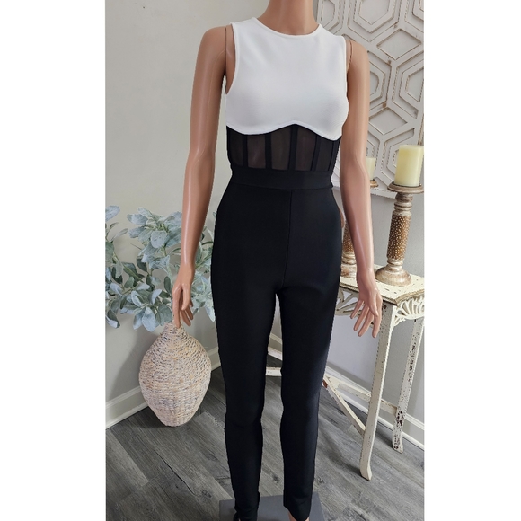 Bella Barnett Allegra White Black Corset Bandage Sleeveless Jumpsuit Size Small - Picture 1 of 9